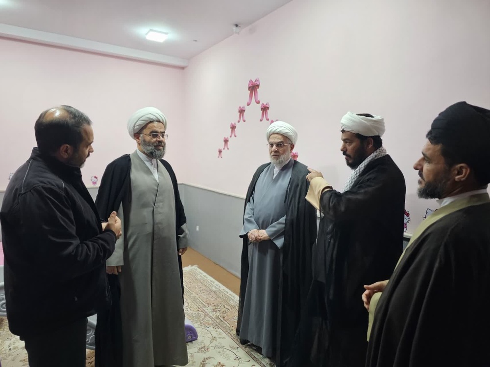 بازدید نماینده ولیفقیه در کردستان از مدرسه علمیه خواهران حضرت فاطمه (س) سقز