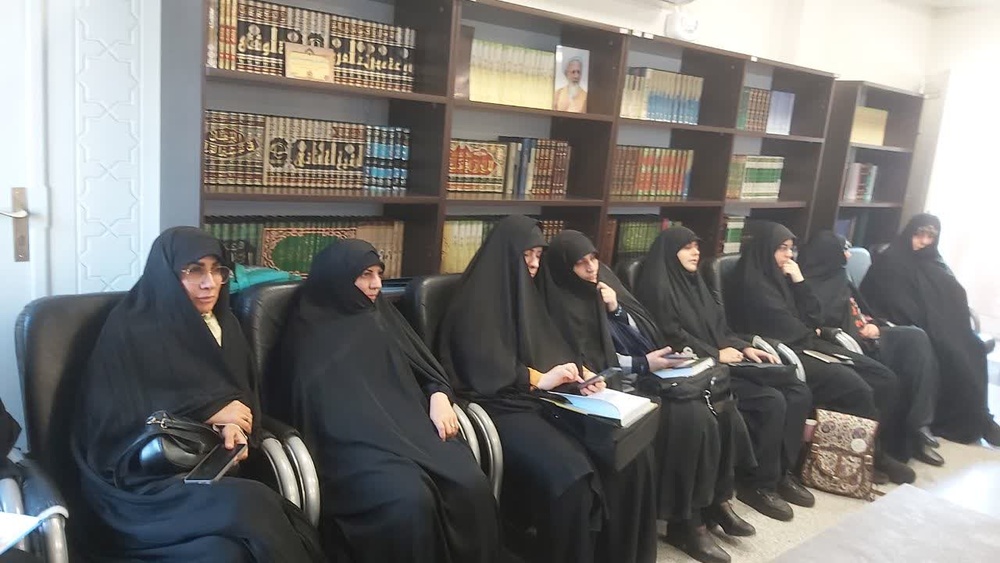 فلسفه، دانش هستی شناسی و جهان بینی و تمایز وجود از غیروجود است