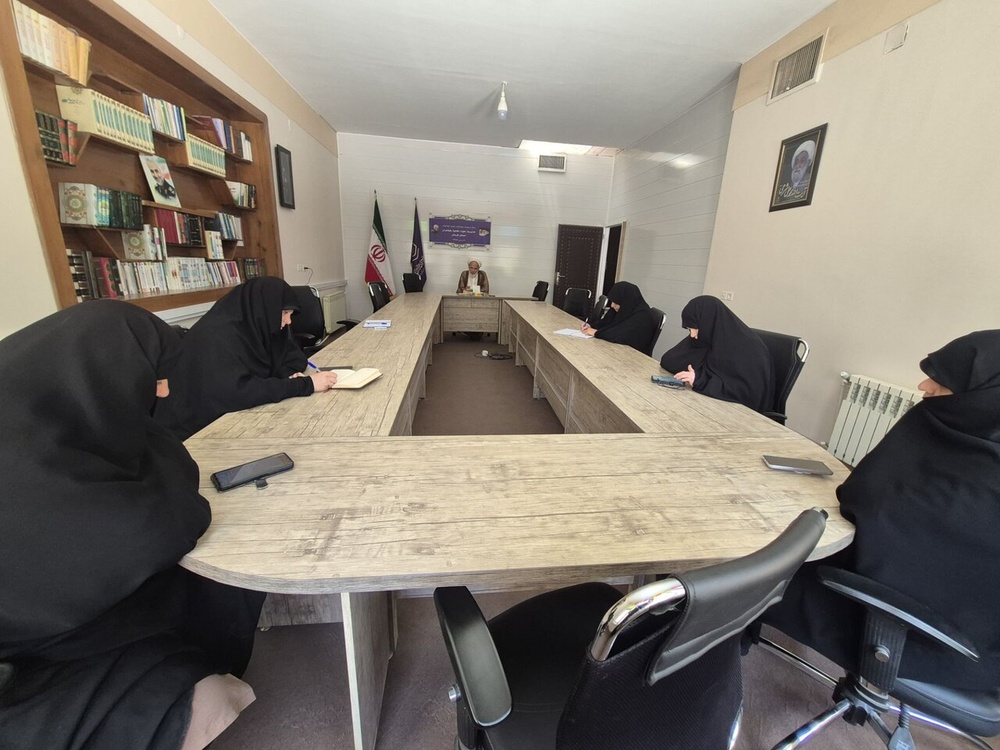 عرفه روز معرفت همراه با امید است