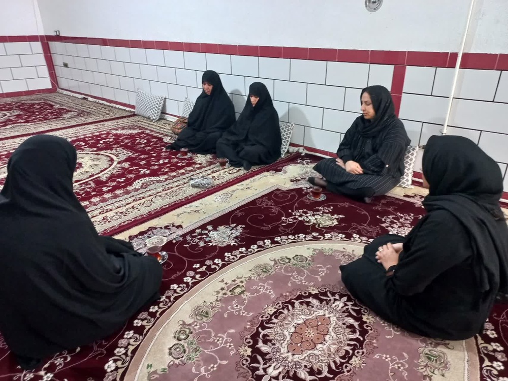 دیدار مدیر و کادر مدرسه علمیه معصومیه شهرستان خرم‌آباد با خانواده معزز شهیده والامقام، شهیده مهناز سگوند
