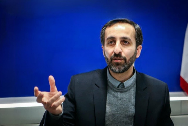 جلوگیری از غارت باورها در عصر هوش مصنوعی با «تفکر انتقادی» در خانواده / صدای پای علل روان‌شناختی بلندتر از دلایل منطقی است