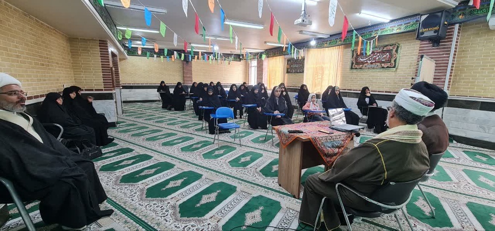 برگزاری نشست تخصصی با عنوان دانش‌افزایی غدیر در حوزه علمیه خواهران دورود