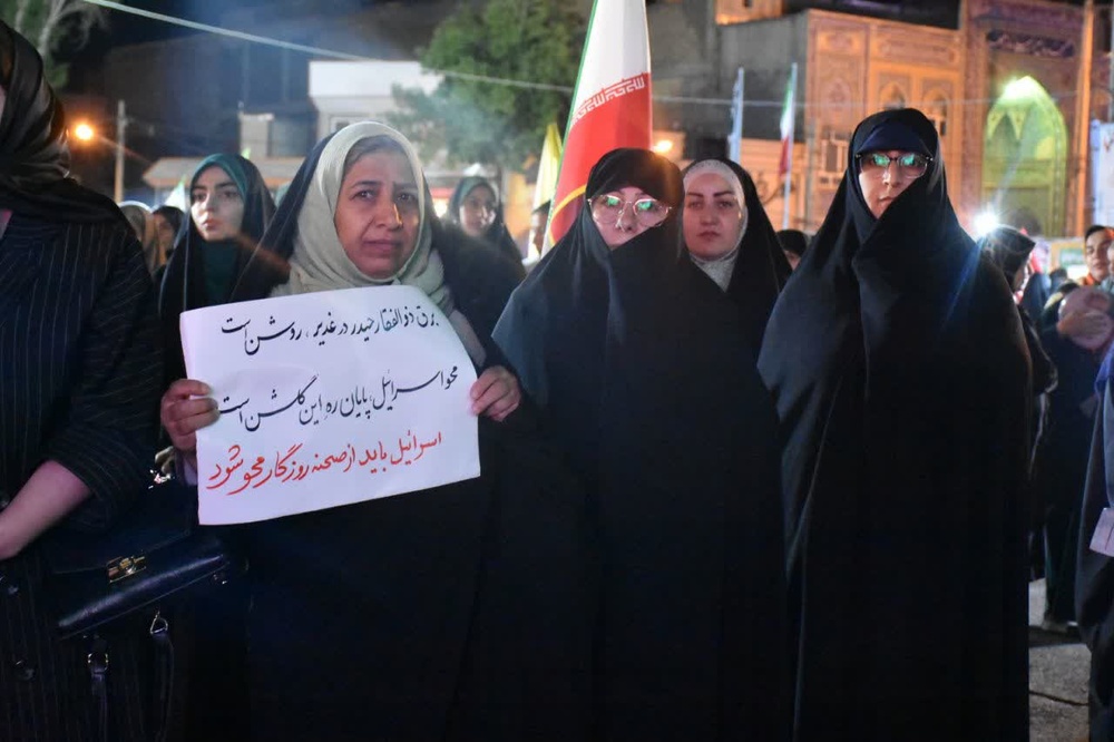جشن باشکوه عید غدیر در قروه؛ نود و چهارمین شب تجمعات مردمی با حضور گسترده مردم برگزار شد