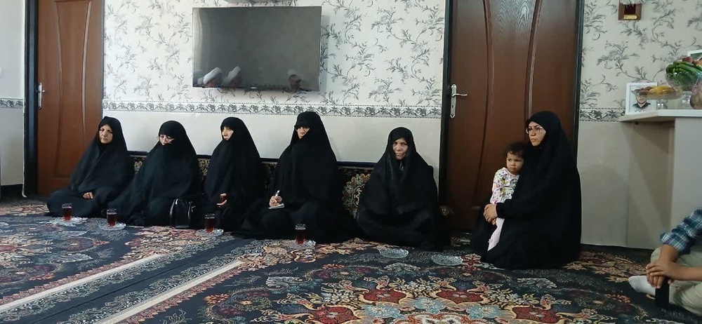 تجلیل از خانواده شهدای طلبه در کردستان همزمان با عید غدیر