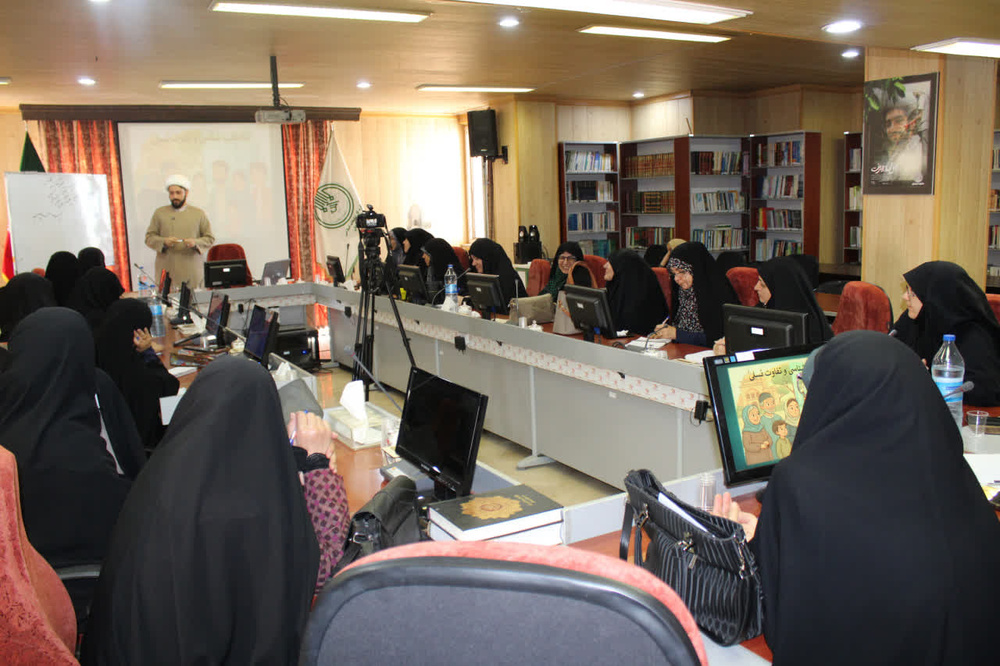 بررسی رویکردهای نوین انتقال پیام به نسل نوجوان در جنگ روایت‌ها