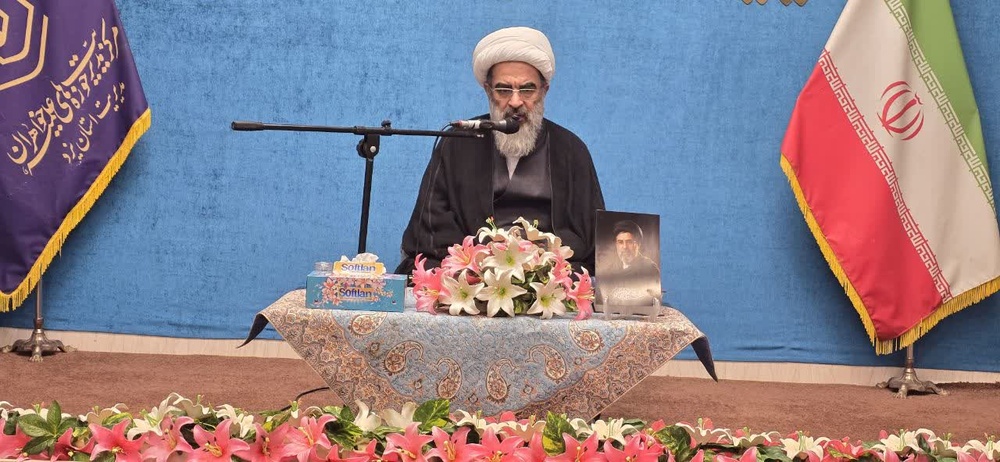 آیت‌الله حاج شیخ محمدجواد فاضل لنکرانی در جمع مدیران و اساتید حوزه علمیه خواهران استان یزد