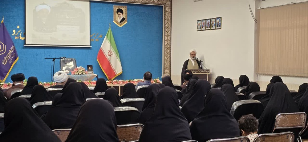 حجت‌الاسلام والمسلمین محمد کارگر شورکی در حضور حضرت آیت‌الله فاضل لنکرانی