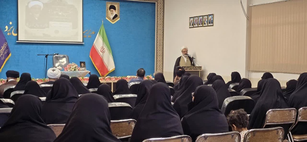 حجت‌الاسلام والمسلمین محمد کارگر شورکی در حضور حضرت آیت‌الله فاضل لنکرانی