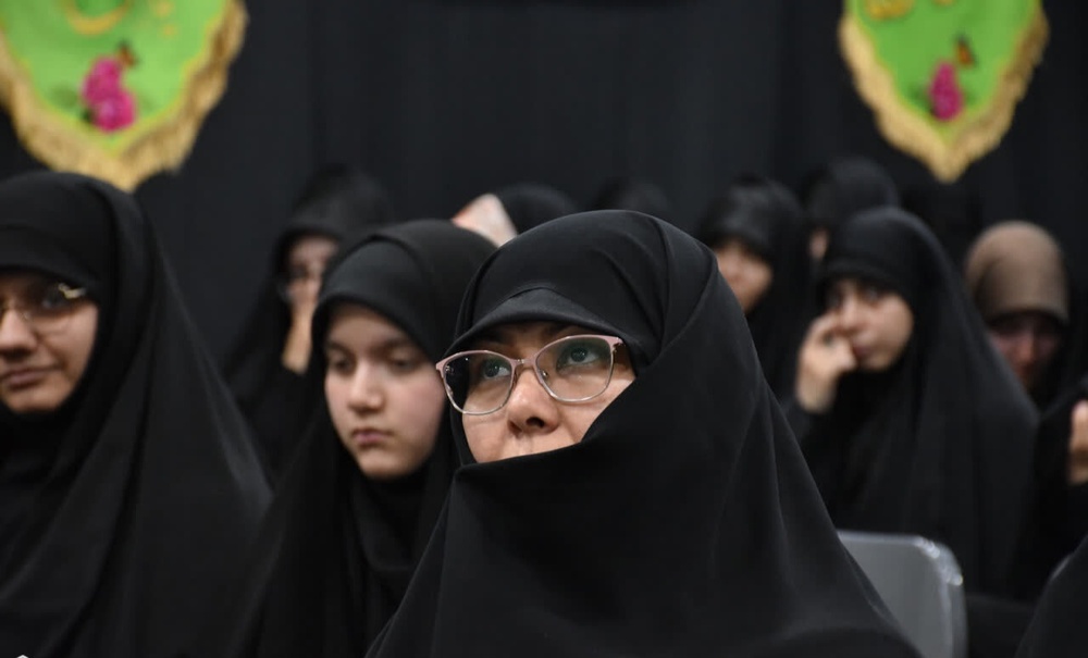 ساختار آموزشی حوزه‌های خواهران باید بر مبنای خانواده بازطراحی شود