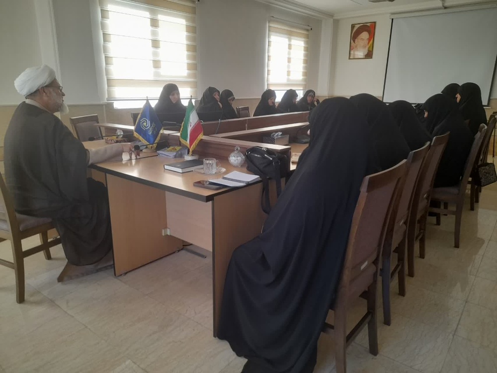 برگزاری جلسه فصلی مدیران ومعاونان مدارس علمیه خواهران استان در فصل بهار