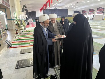 گزارش تصویری | روز اول سفر سه روزه معاون پژوهش حوزه‌های علمیه خواهران کشور به استان  هرمزگان