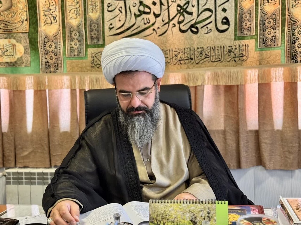 کربلا مرز میان تماشاچیان تاریخ و سربازان حق است