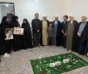 سفر معاون پژوهش مرکز مدیریت حوزه‌های علمیه خواهران کشور به جزیره هرمز و دیدار با خانواده شهید عبدالرضا گلزاری
