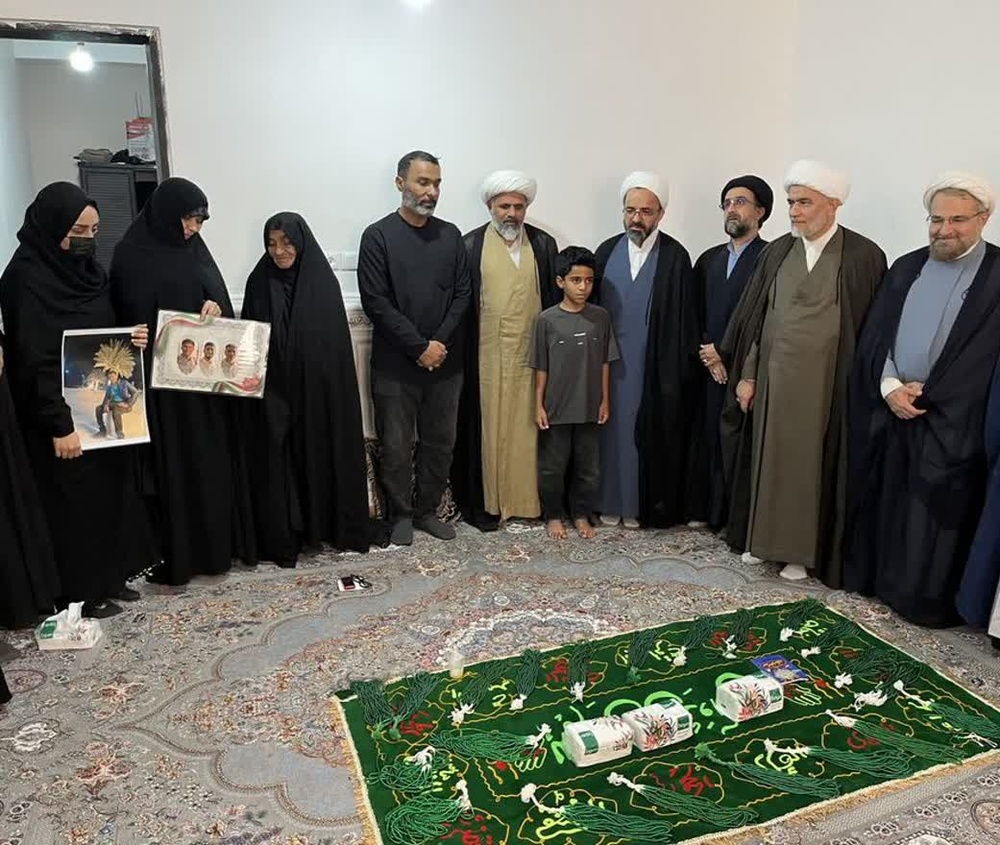 سفر معاون پژوهش مرکز مدیریت حوزه‌های علمیه خواهران کشور به جزیره هرمز و دیدار با خانواده شهید عبدالرضا گلزاری