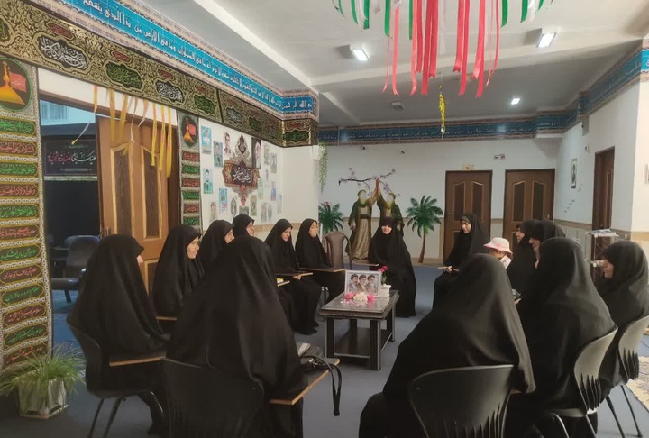 تشکیل جلسه قرارگاه‌ فرهنگی در ۱۱ مدرسه علمیه خواهران لرستان
