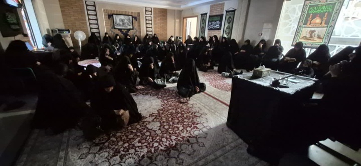 برگزاری مراسم عزاداری حضرت سیدالشهدا (ع) با حضور خانواده معزز شهدای جنگ رمضان در مدرسه علمیه بانو امین(ره)