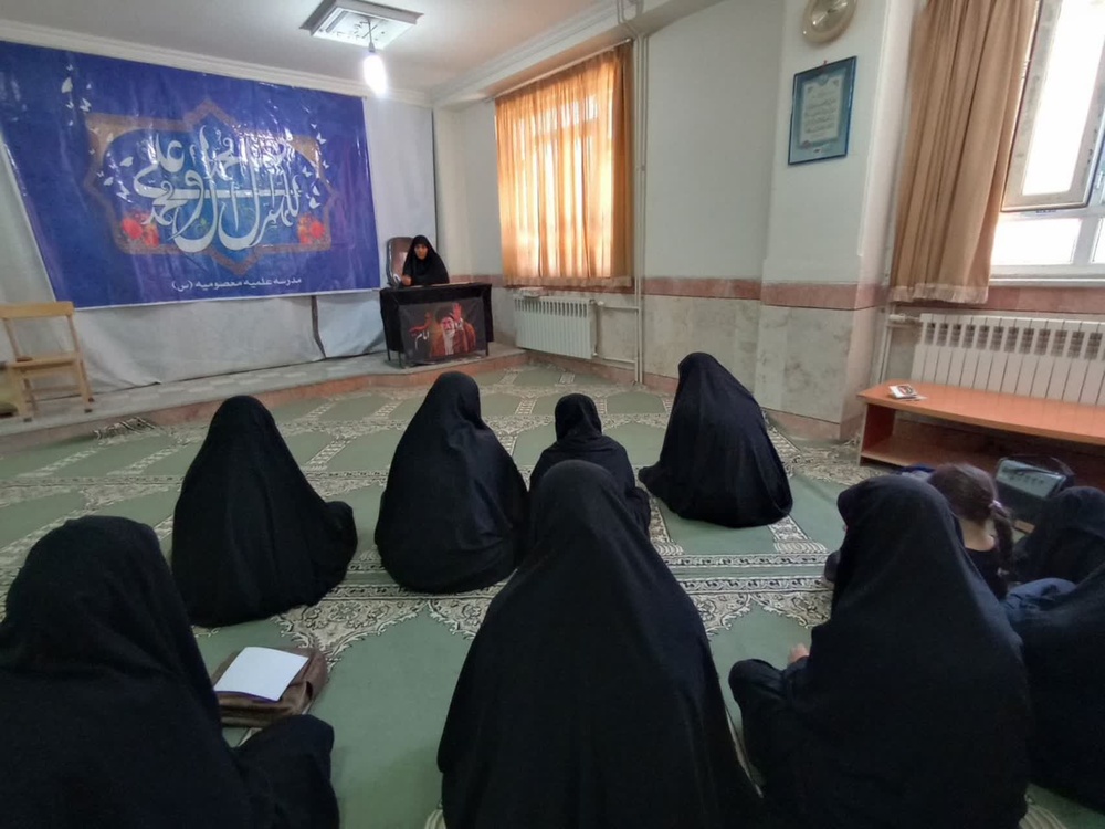 آسیب‌شناسی مجالس روضه خانگی و تبیین آداب عزاداری در مدرسه علمیه معصومیه خرم‌آباد