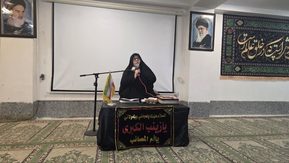 مراسم معنوی زیارت عاشورا در مدرسه علمیه تخصصی حضرت زینب کبری (س) رفسنجان برگزار شد