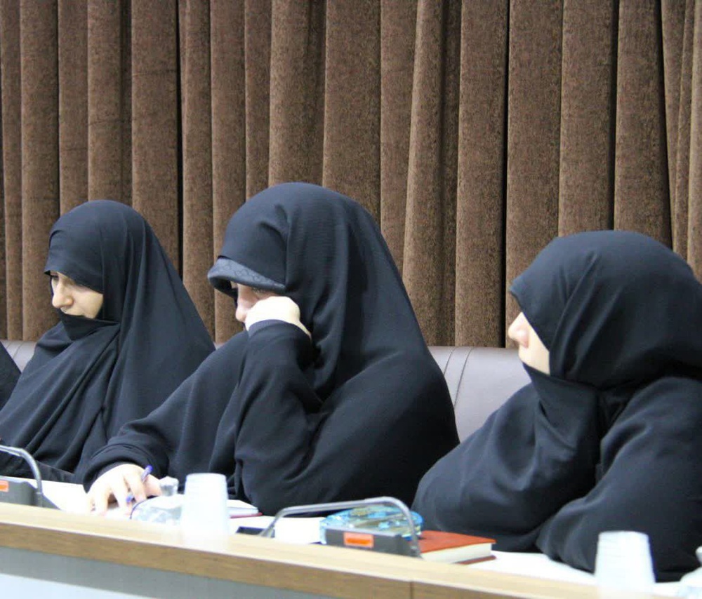 آمادگی کامل مدیریت حوزه علمیه خواهران استان قم برای میزبانی از مراسم تشییع رهبر شهید قدس سرّه