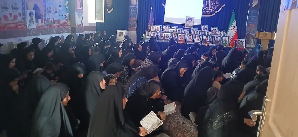 خانواده شهدای جنگ رمضان میهمان مراسم سوگواری حضرت علیاکبر(ع) در مدرسه الزهرا (س) قروه شدند