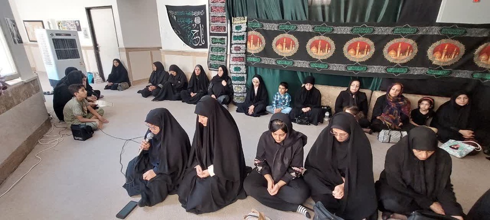 برگزاری مراسم عزاداری حضرت اباعبدالله‌الحسین علیه‌السلام در مدرسه علمیه زینبیه_ خرم‌آباد
