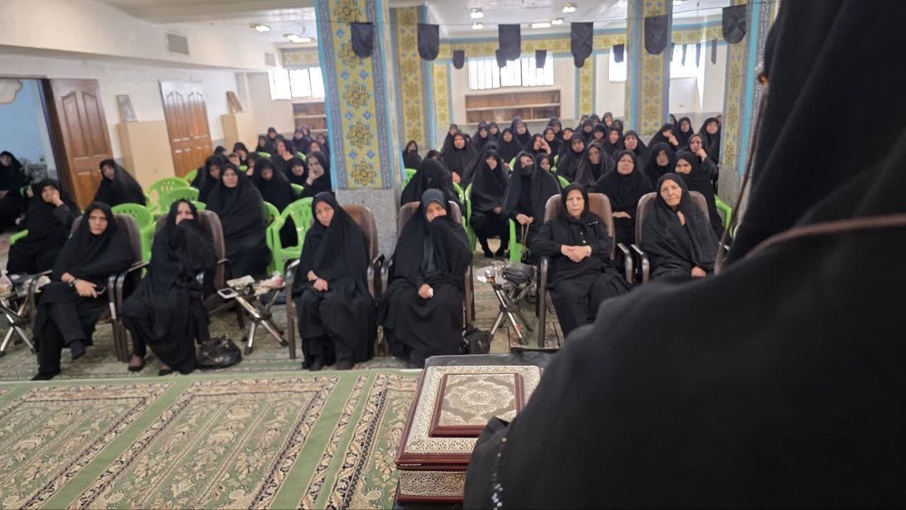 برگزاری مراسم معنوی زیارت عاشورا در مدرسه علمیه تخصصی رفسنجان