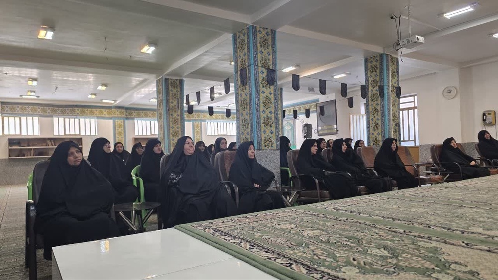 برگزاری مراسم معنوی زیارت عاشورا در مدرسه علمیه تخصصی رفسنجان