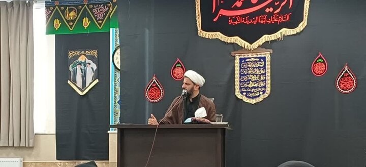 تصاویر/ مراسم دهه اول محرم ویژه بانوان در مدرسه علمیه نرجسیه سیرجان