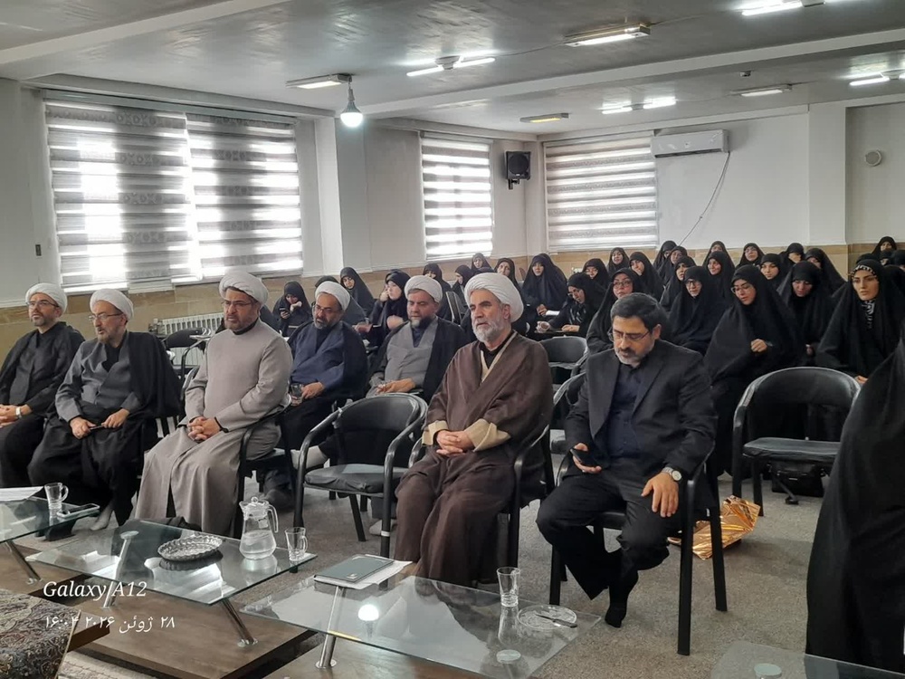 دیدار مدیر حوزههای علمیه خواهران کشور از مدرسه علمیه خواهران زینبیه آبیک