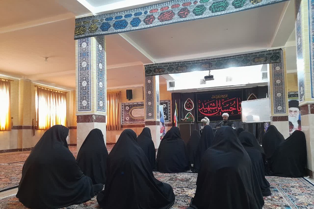 حضرت زینب (س) معمار تداوم و تبیین‌گر پیام نهضت عاشوراست