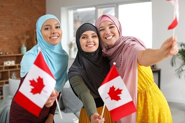 بهشت کانادا و تبعیض ۲۳ هزار دلاری؛ اساتید زن تورنتو در سایه برابری دروغین