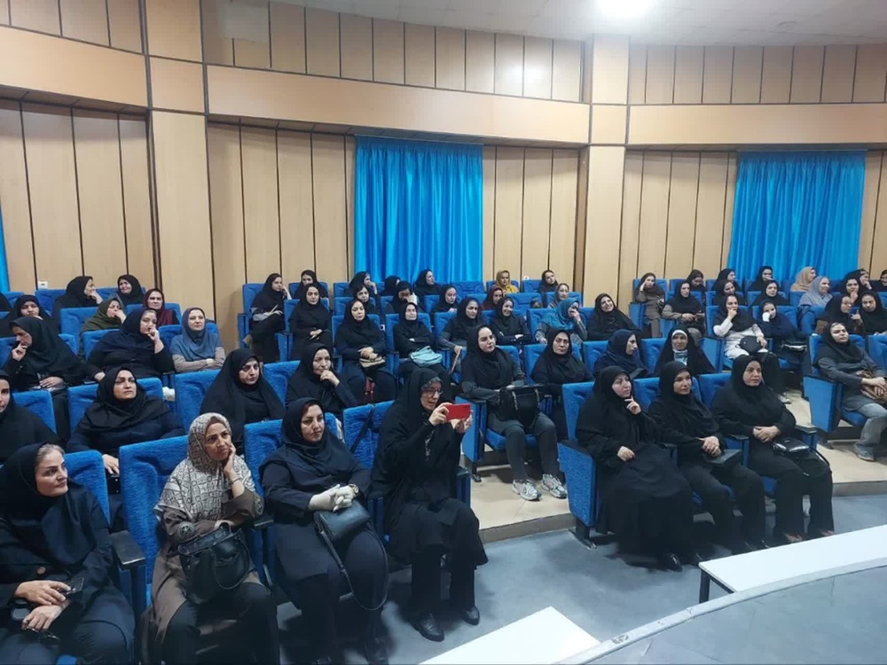 برگزاری ششمین پیش‌نشست همایش ملی «بانوی کُرد» در قروه با محوریت تبیین الگوی عفاف و حجاب