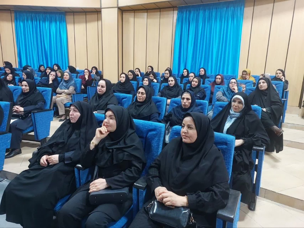 برگزاری ششمین پیشنشست همایش ملی «بانوی کُرد» در قروه با محوریت تبیین الگوی عفاف و حجاب