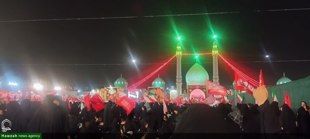 حضور بانوان طلبه شهرهای مختلف استان کرمان در مراسم تشییع رهبر شهید