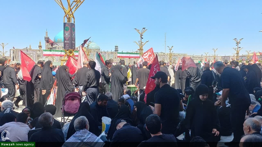 حضور بانوان طلبه شهرهای مختلف استان کرمان در مراسم تشییع رهبر شهید