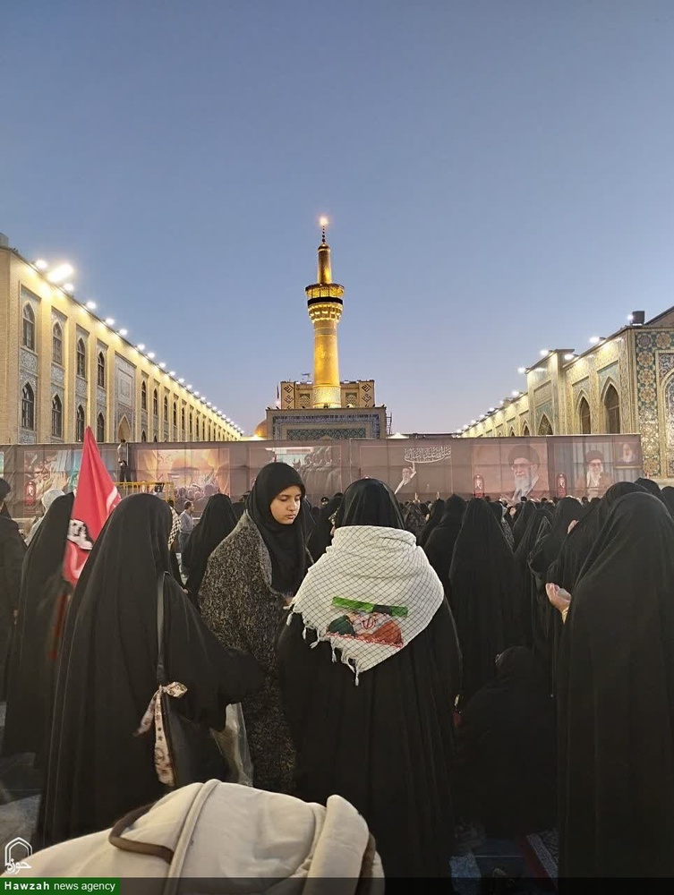 حضور بانوان طلبه شهرهای مختلف استان کرمان در مراسم تشییع رهبر شهید