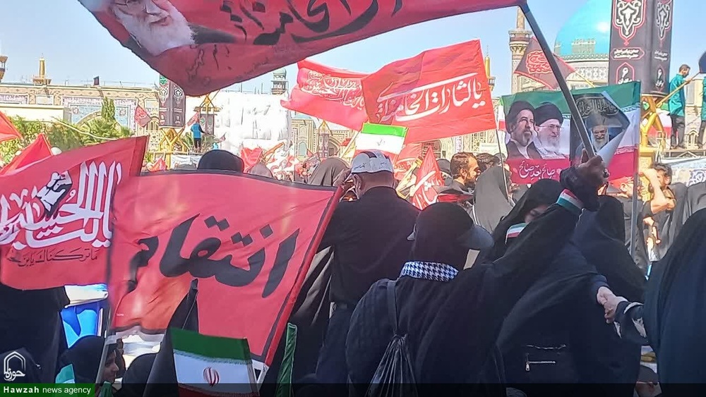 حضور بانوان طلبه شهرهای مختلف استان کرمان در مراسم تشییع رهبر شهید