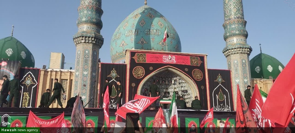 حضور بانوان طلبه شهرهای مختلف استان کرمان در مراسم تشییع رهبر شهید