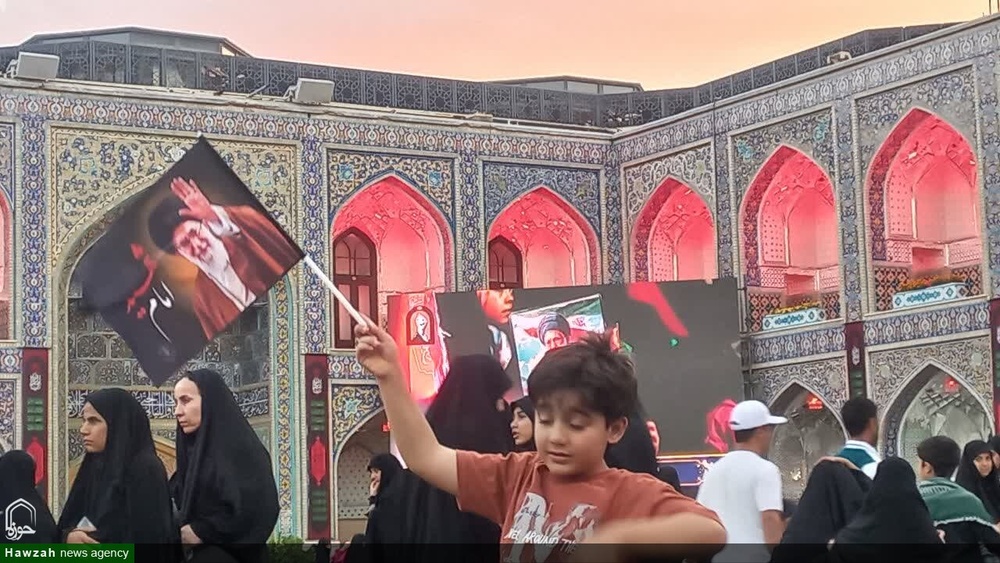 حضور بانوان طلبه شهرهای مختلف استان کرمان در مراسم تشییع رهبر شهید