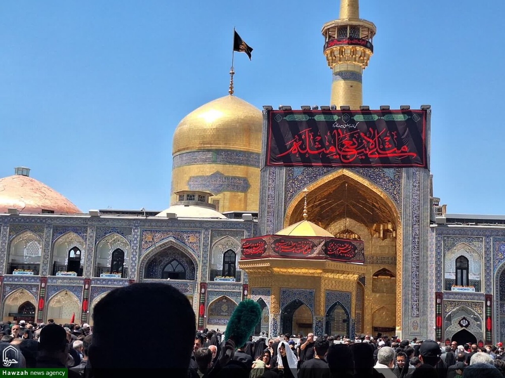 حضور بانوان طلبه شهرهای مختلف استان کرمان در مراسم تشییع رهبر شهید