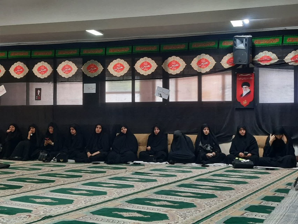 نشست تبیینی «از سوگ تا مسئولیت اجتماعی» در اصفهان/ حضور مردمی؛ تجلی قدرت نرم انقلاب و شکست محاسبات دشمن