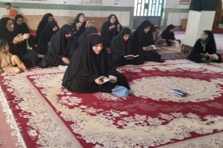 فعالیت تبلیغی طلاب لرستانی در محافل خانگی محلات شهر و روستا