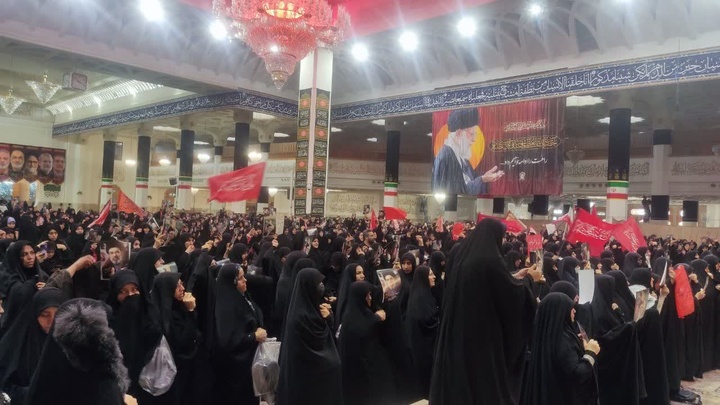 طلاب حوزه علمیه خواهران قم با امام سیدمجتبی خامنه‌ای بیعت کردند