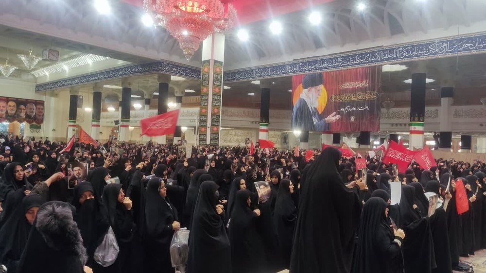 طلاب حوزه علمیه خواهران قم با امام سیدمجتبی خامنه‌ای بیعت کردند