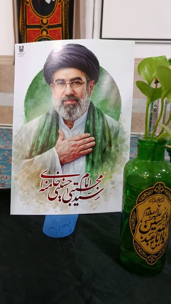 مراسم بزرگداشت قائد امت در مدرسه‌ علمیه‌ حضرت زینب(س) کرمان