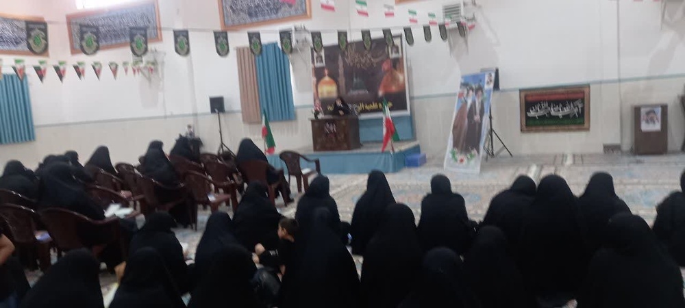 غرب بزرگ‌ترین ضربه را به حیثیت و کرامت زن وارد کرده است