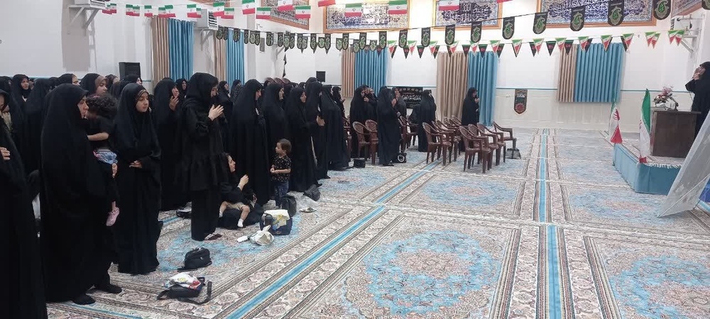 غرب بزرگ‌ترین ضربه را به حیثیت و کرامت زن وارد کرده است