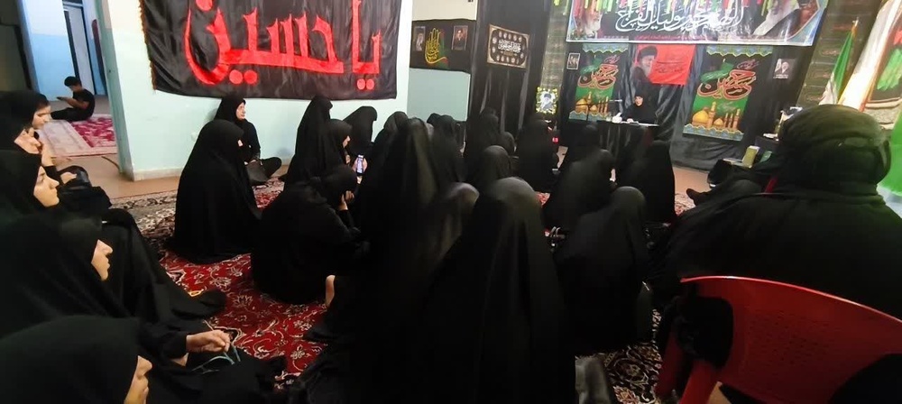 برگزاری مراسم بزرگداشت امام مجاهد شهید در مدرسه علمیه شهرستان قصرشیرین