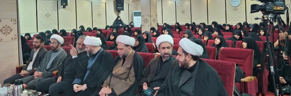 تصاویر/نشست هم‌اندیشی و برنامه‌ریزی محتوایی اربعین در مدیریت حوزه علمیه خواهران استان تهران