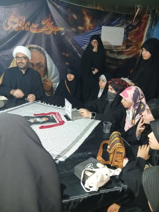 برپایی کافه گفتگو دختران توسط مبلغین مدرسه علمیه فاطمه‌الزهرا اراک